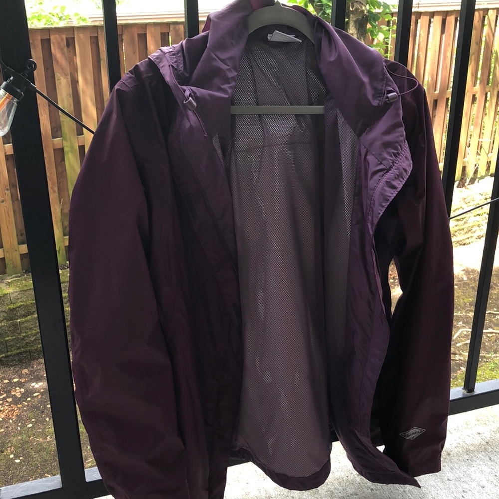 COLUMBIA  w/ OMNITECH Rain Jacket, LIKE NEW , XL, Purple